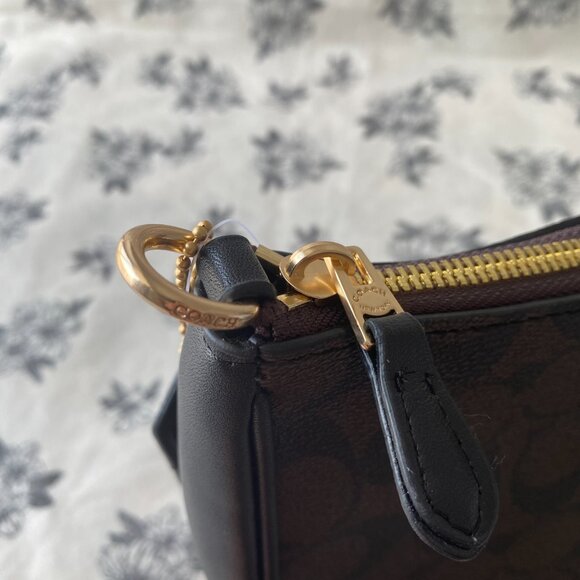 Coach Black Crossbody Bag With Classic Pattern - Picture 5 of 6